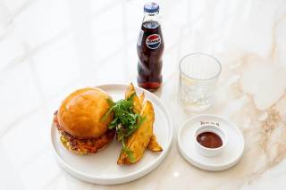 AFRO CHICKEN BURGER